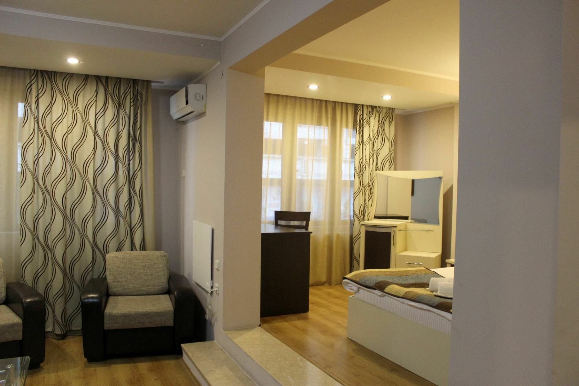 Iar Hotel Batumi Exterior photo